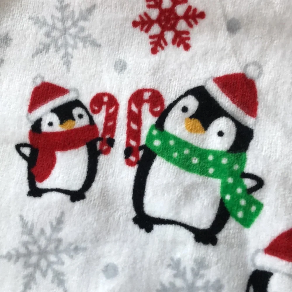 Christmas Holiday Winter PENGUINS Bath Towels